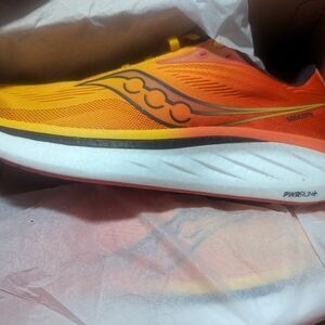 Saucony Men’s Running Shoe - Gradient Orange/Yellow